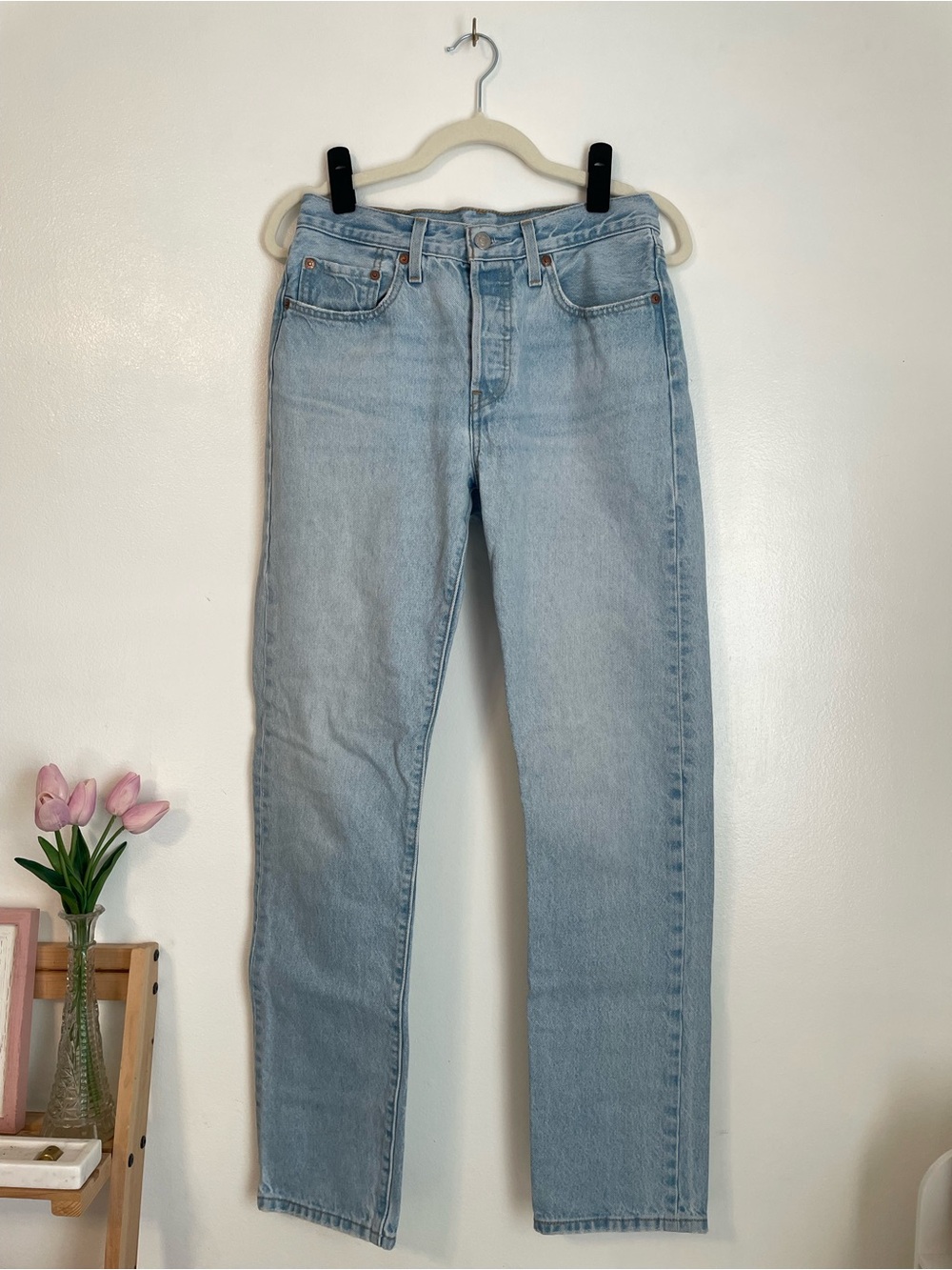 Levi 501 light wash denim jeans 27 waist 32 length